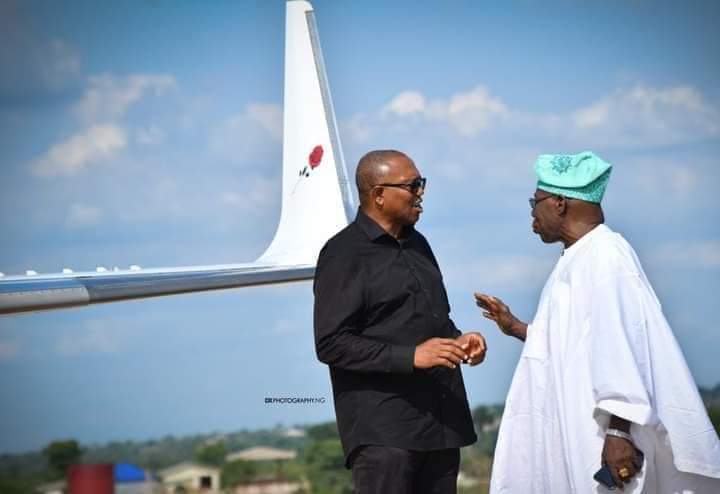 PMakpokpomi's tweet photo. Will you recognize deep love when you see it?
What do you think about these pictures?
#perter obi is coming
#on our mandate we stand. https://t.co/mr4G5v8262