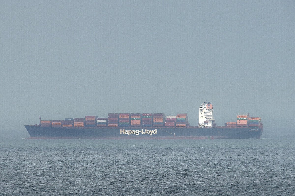 johnmorgan726's tweet photo. The DELAWARE EXPRESS, IMO:9349514 en route to Norfolk, Virginia, flying the flag of the United States 🇺🇸. #HapagLloyd #ContainerShip #DelawareExpress #ShipsInPics https://t.co/gsBp89mDII
