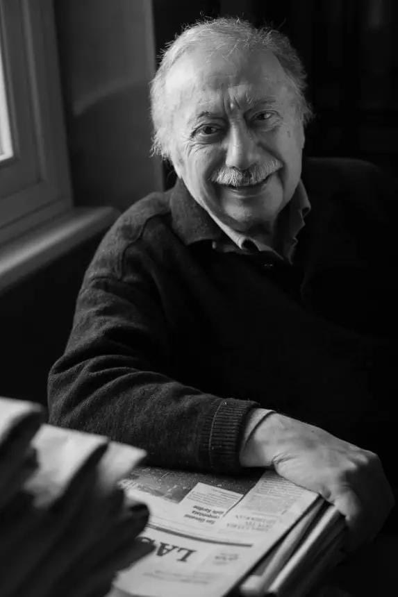 gualtierieurope's tweet photo. Addio a #GianniMinà, un vero maestro del giornalismo e della televisione. Acuto, ironico, impegnato, con uno stile e una capacità unica di raccontare il mondo e i grandi personaggi del nostro tempo. Un abbraccio affettuoso alla famiglia e a tutti quelli che gli volevano bene. https://t.co/2ixno6IxLT