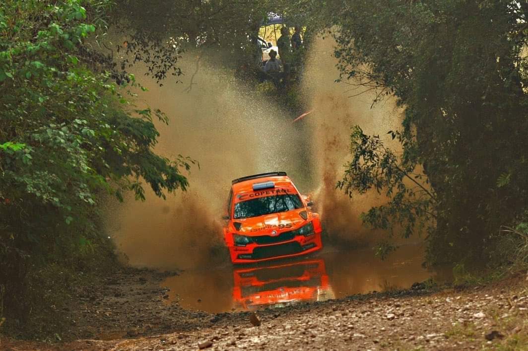 jorge_basualdo's tweet photo. Mi TOP 3 de grandes revelaciones del #RallyPyTransitapúa
3️⃣ - Bruno Llano
Con un auto de prestaciónes inferiores se las arreglo para luchar contra coches más potentes. Ganó la CO4 por Codasur.
📷 Codasur FIA
#CampeonesPy #1120AM #RallyMas #920AM #PasiónTuerca #RallyPy https://t.co/w7VAURItAV