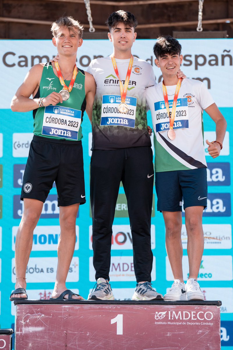PaulMPodium's tweet photo. 🥇Sub23
🥈Absoluto

Después de un inicio de año complicado hemos logrado un gran resultado en el nacional de 20km.
Ahora toca descansar y prepararse para las grandes citas de la temporada.

@becaspodium @COE_es @cornellaatletic @atletismoRFEA https://t.co/C5XLYqcuSE