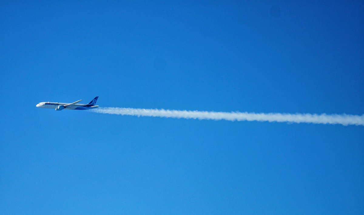 PilotGery's tweet photo. 787 de @AirEuropa a FL380 dejandonos atrás sobre el Atlántico.

#aviationphotography #aviationlovers #aviationgeek #aviation #photography #cockpitview #Avgeeks https://t.co/UnVnZR1n2z