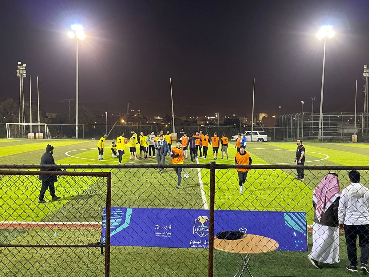 برعاية مدير #تعليم_النماص عمر هجاد الغامدي، انطلقت مساء اليوم منافسات دوري المدارس في ألعاب (القدم ، الطائرة ، السلة).

كما تم توقيع عقد شراكة بين تعليم النماص 
و #نادي_السروات والذي يمثله رئيس النادي عارف جمعان، بهدف استقطاب وتطوير المواهب الشّابة في الألعاب المختلفة.