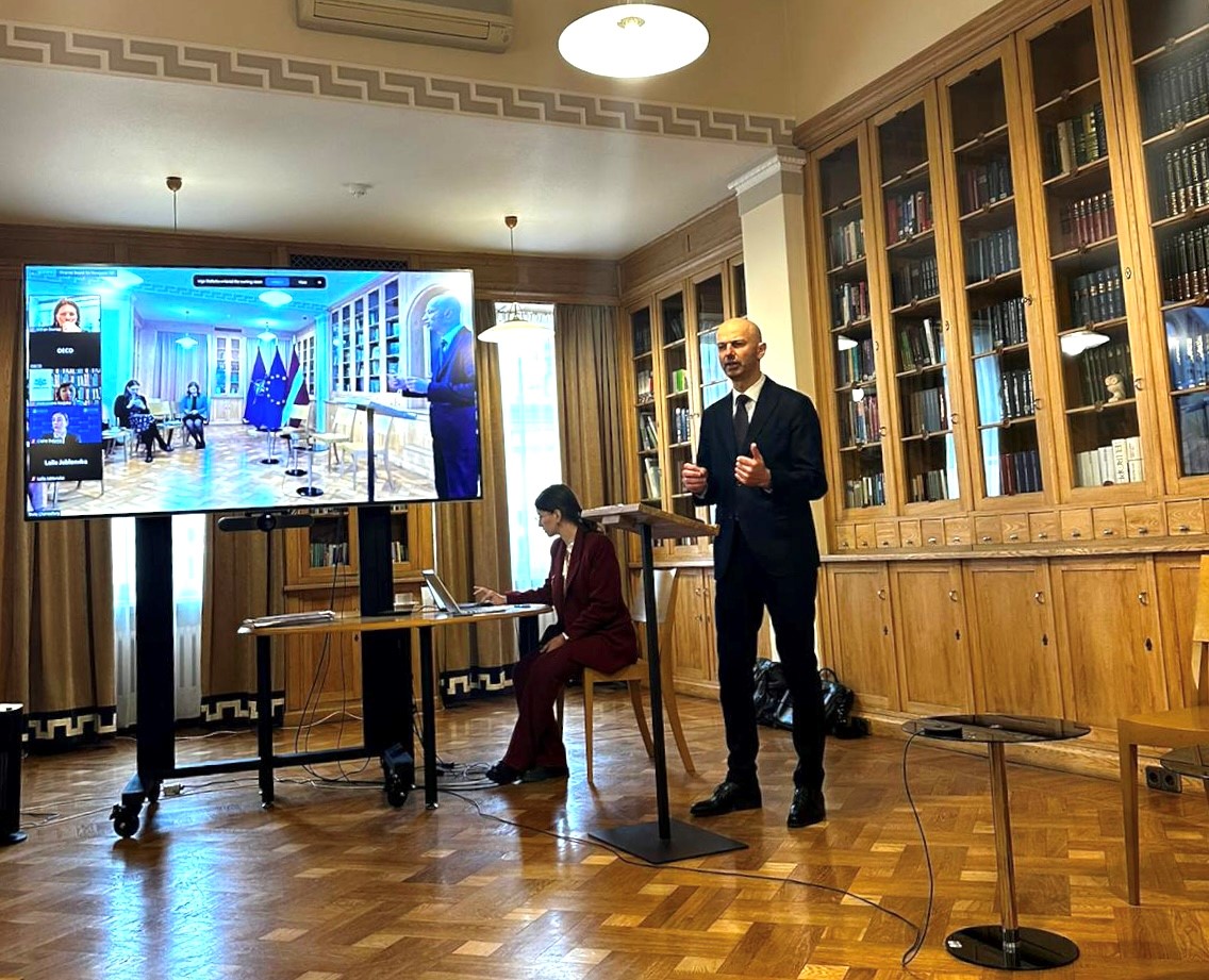 Stephane Jacobzone tweet media