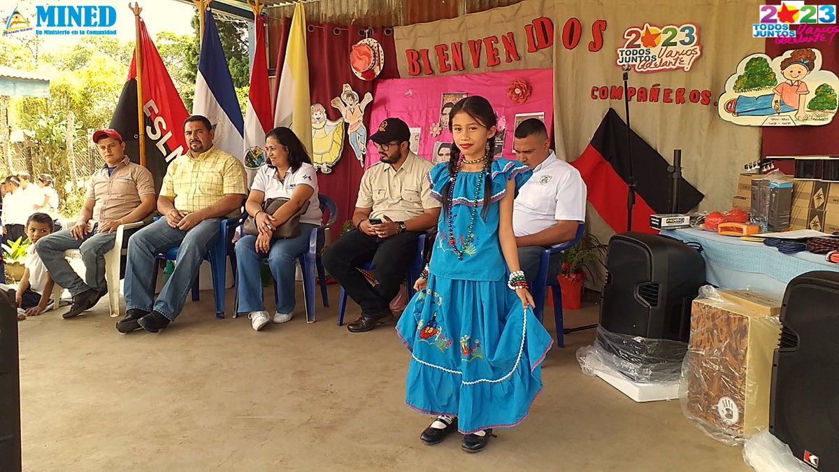 de_jinotega's tweet photo. Entrega de Instrumentos musicales al Centro escolar Pedro Lisímaco Vílchez para fortalecer las competencias musicales de nuestros estudiantes, gracias al esfuerzo de nuestro buen Gobierno Nacional.
#EnVictoriasEducativas 
#Nicaragua https://t.co/s1VzCVT5ll