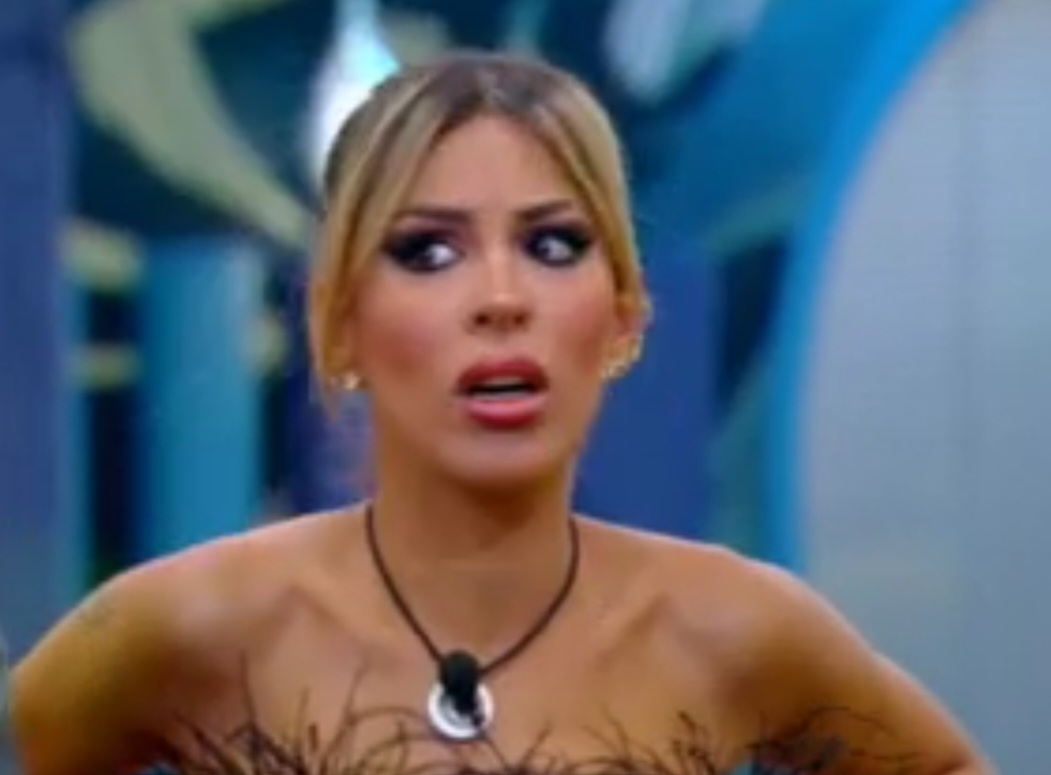 HairStyles424's tweet image. La faccia di Oriana quando scoprirà che a far fuori il suo miglior amico dentro la casa è stato il suo stesso fandom

 #gfvip #incorvassi #oriele #orianistas #onestiners