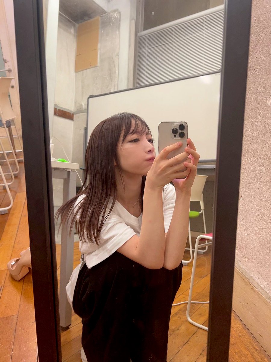 展示会で頼んでいたお洋服が
続々と届いております
このTシャツもです、大きめでかわゆいの。

左の頬にコテで火傷した跡が
意外とくっきり残っちゃって
全く痛くないんだけど
マネージャーさん達にビックリされた笑

写真だとわかりづらいけど
場所的に薄めのユダの傷みたい笑 https://t.co/DvhZKrZzhS