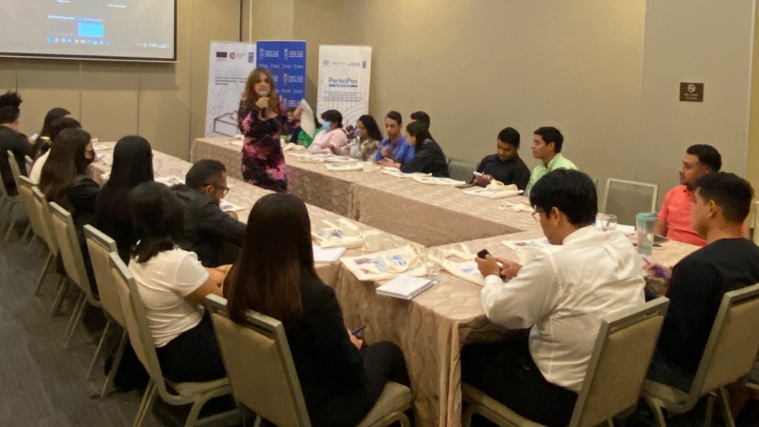 PNUDHonduras's tweet photo. Presentación de @RedPublicaHN, próxima plataforma participativa para la recopilación de propuestas para crear una agenda pública que refleje la voz de la ciudadanía y sus demandas, dirigido a las y los jóvenes líderes del @cjdh_hn. #PACEH #PARTICIPAZ https://t.co/xboMjEAYbD