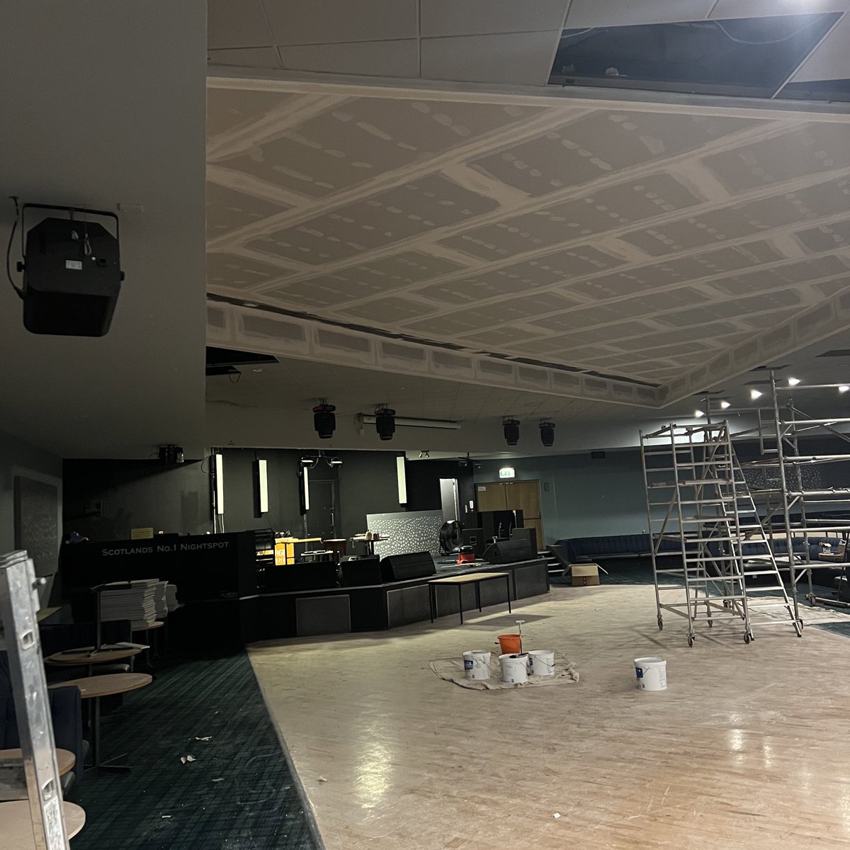 dalkeithminers's tweet photo. 🔨 Big changes in the last week as our Main Gate roof was raised.

New flooring on the way in the next few days! https://t.co/zswT0fqecW