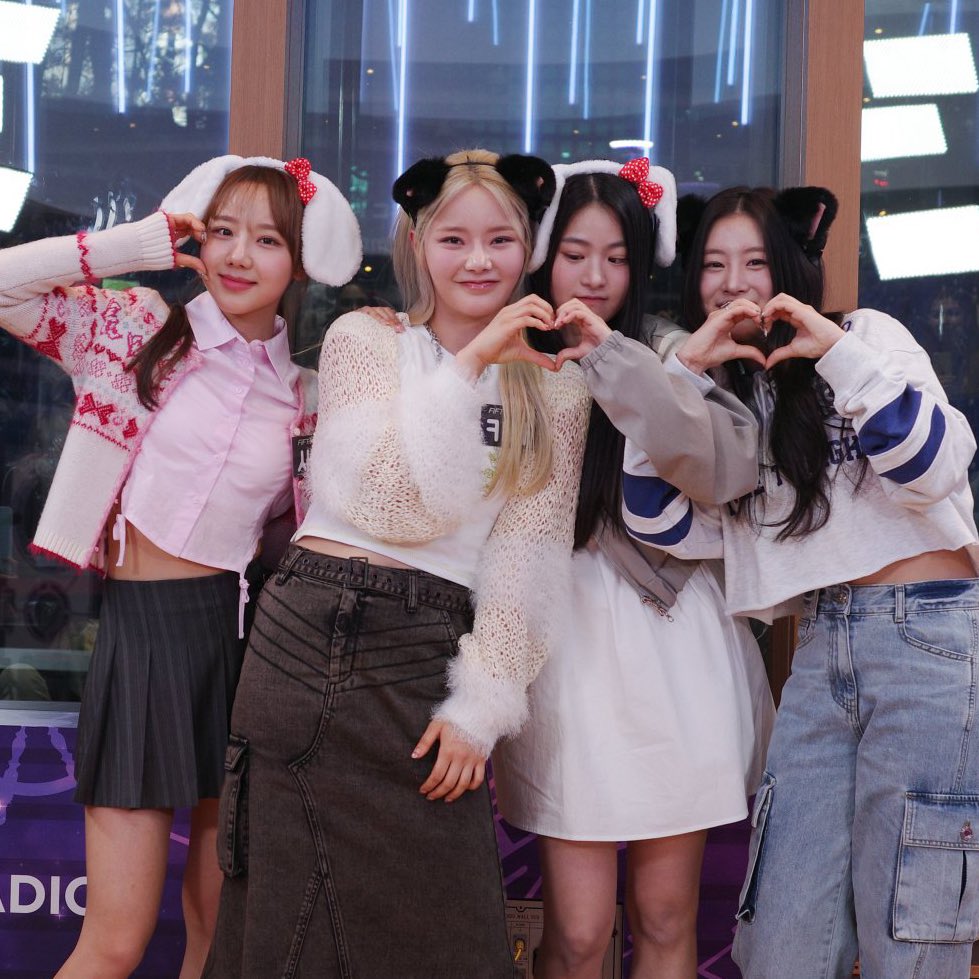no one would ever understand how proud and happy i’m feeling rn. our girls just made HISTORY today and it’s so good to see how much love and support they are receiving. hunnies, we did it, they did it! 💗

CUPID ON BB HOT 100
#CupidOnHot100
#FIFTYFIFTY #피프티피프티