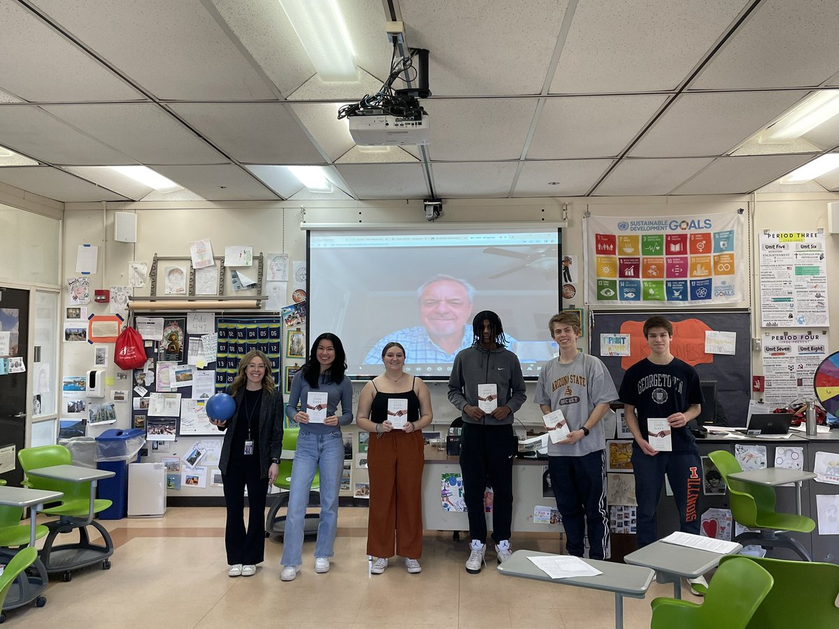 annemichele's tweet photo. Thank you @RogerThurow for joining my #GlobalCitizenship classes virtually from @AuburnU again this year! Is this your 6th or 7th year in a row of visiting as we read your book #TheFirst1000Days?! Great Q&A as always! @ChicagoCouncil @HungerSolution3 https://t.co/C9941EoXJw