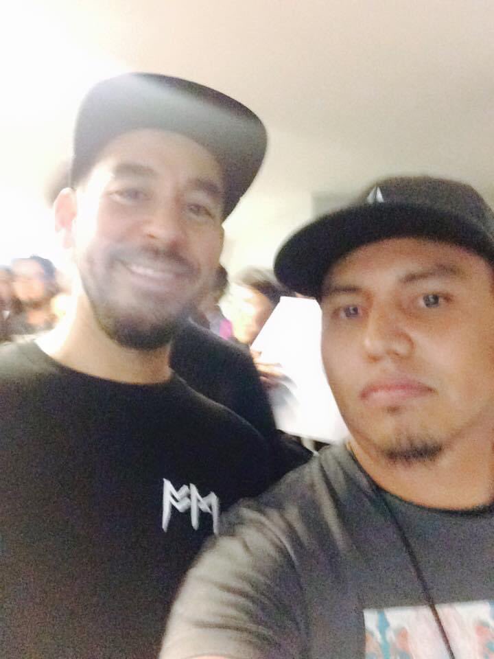 KyoBennington's tweet photo. @linkinpark Here there are some pictures with them when they came to Mexico (sorry if I look to serious the truth is I was trying to control myself I was so nervous hahahaha) https://t.co/yhcQSHem4V