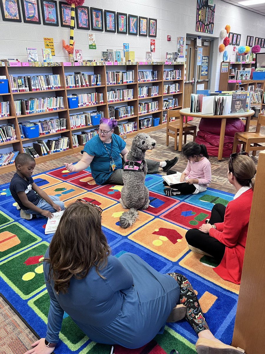 FssdMattie's tweet photo. I had a great week last week! Some play time with my new bff, Ruby, the therapy dog at our FSSD Central Office. I met some GREAT people from Manchester City Schools who wanted to know more about our Therapy Dog Program. I finished the week at our FSSD Job Fair! https://t.co/LvuhhBfoEi