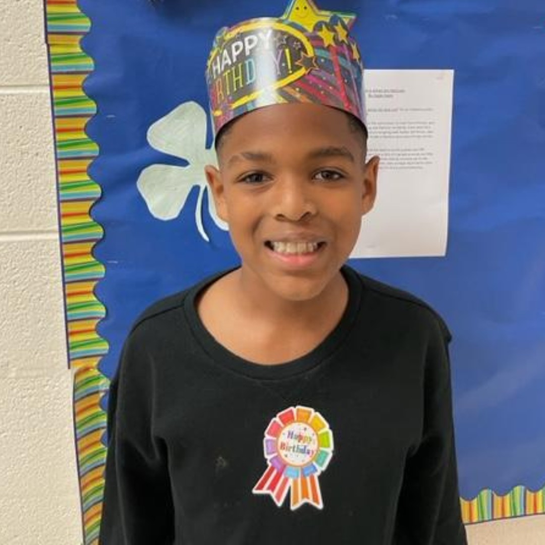 Happy, happy birthday, Cameren '31! 🎂🥳

This fabulous Oak celebrated his big day with sweet treats with his classmates through the Lower School Birthday Program. When you see him, wish him the happiest of birthdays!