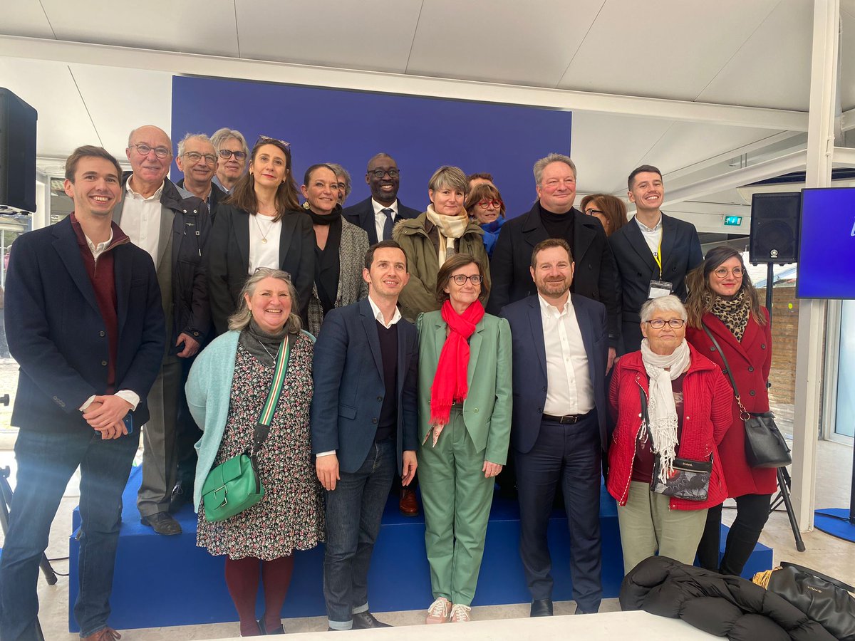 Congrès Horizons Le Parti, au Parc Floral à Paris, autour d'Edouard Philippe, d'Agnès Firmin Lo Bodo. 
Au programme, plusieurs tables rondes dont celle " des Solidarités". Un vaste Chantier.
Des choses sont faites, d'autres à venir. La réflexion
# Voir Loin pour faire bien