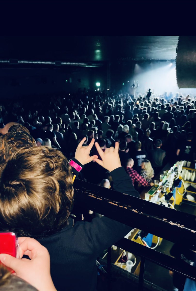 XcazzerX's tweet photo. What an absolutely phenomenal gig @TheKsUK last night @O2AcademyLpool first gig for out little rockstar! What a way to start 🤲🏻 thank you Dexter, Nathan @JamieTheKs @RyanTheKs https://t.co/khD3x3V6PJ