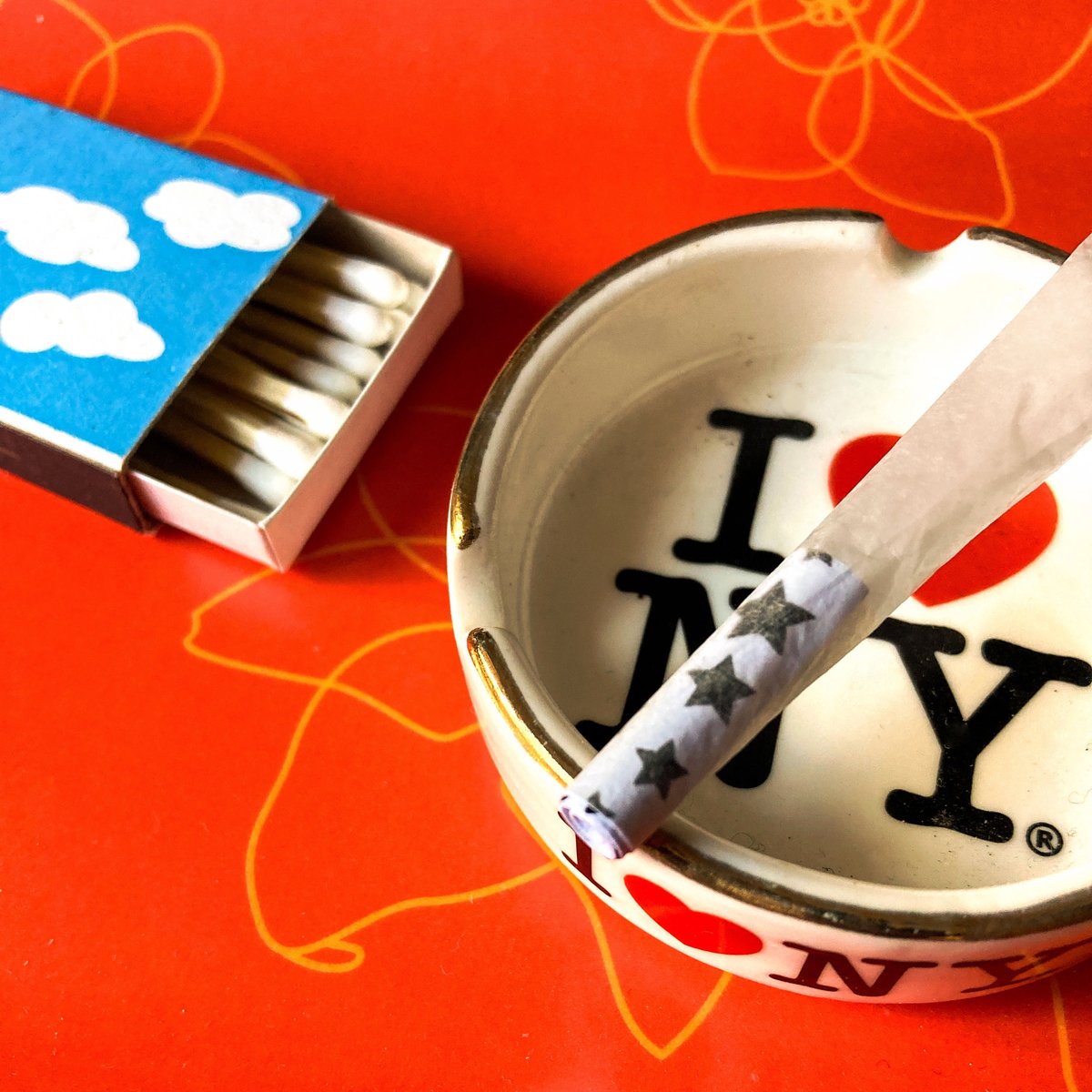 BurnerBabeCo's tweet photo. I ❤️ NY
(but not the new logo)
#ILOVENY #cannabisindustry #CannabisCommunity #legalizeit #StonerFam #STONER #smokeflower #BURNBABYBURN #bwfw #buyweedfromwomen #burnerbabe #basedinnyc #NYC #NewYorkCity https://t.co/S6lFsNKsBM