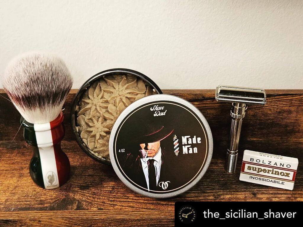 Posted @withregram • @the_sicilian_shaver Spotlight on 'Made Man' paired with a 1962 Gillette Slim Adjustable, Bolzano Blade and Extro Cosmesi brush. 
Should be a fantastic shave!

#shavingsoap #shaveoftheday #wetshaving #spanishshavers #mensshaving … instagr.am/p/CqTrQahvMEQ/
