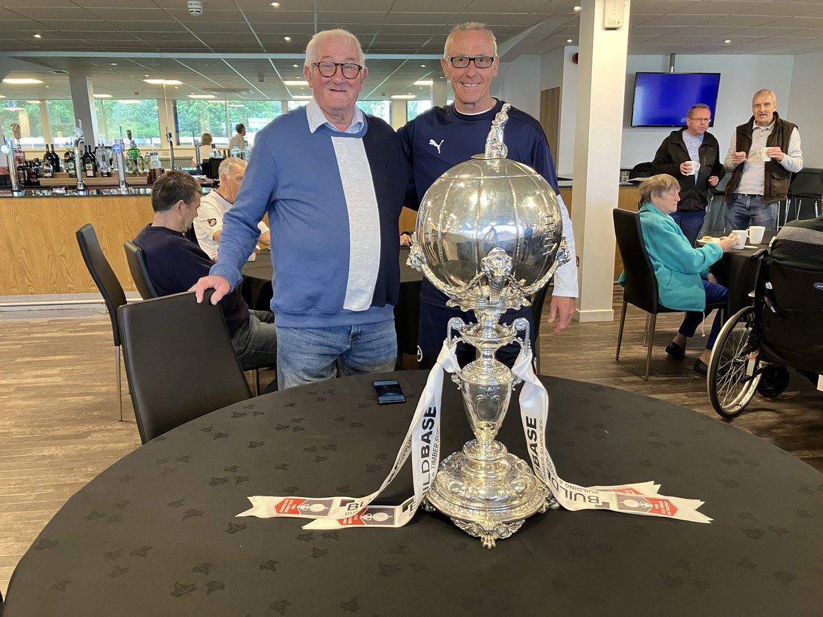 malcolmbonered5's tweet photo. @bromleyfc Sadly unable to make the final but great to get close to the trophy and blessed to be joined by a true legend of the club 🙂 https://t.co/t1NlD0dh1c