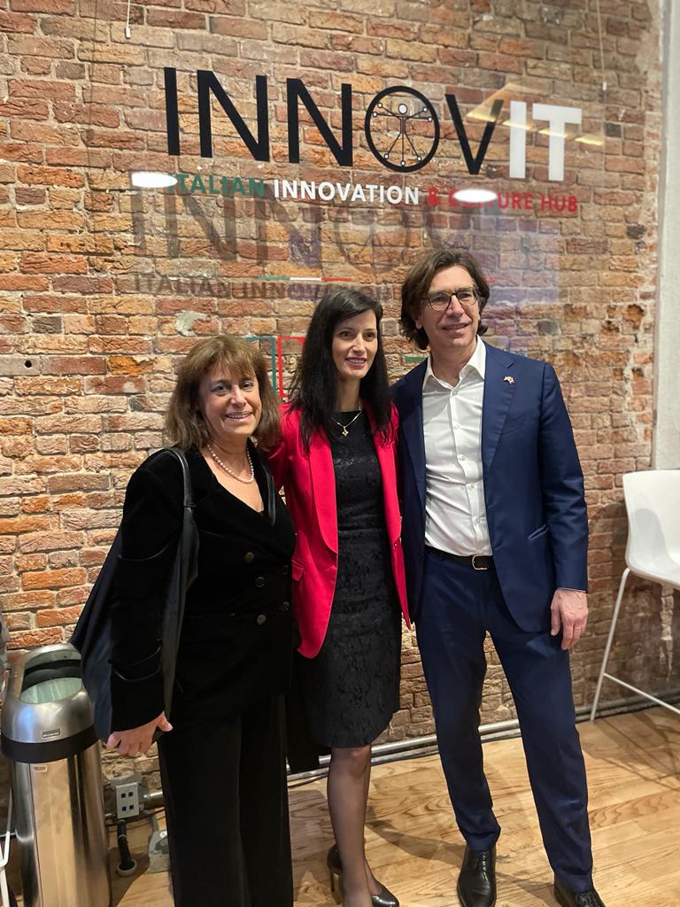 In California, First European Innovation Day, EU Commissioner Mariya Gabriel, relaunches bilateral collaboration. EU delegation included the Cdp Vent. Cap. Pres, F. Bria #CDPVenturecapital. @innovitsf Comm. Gabriel met startups participating in the 1^ startup acceleration program
