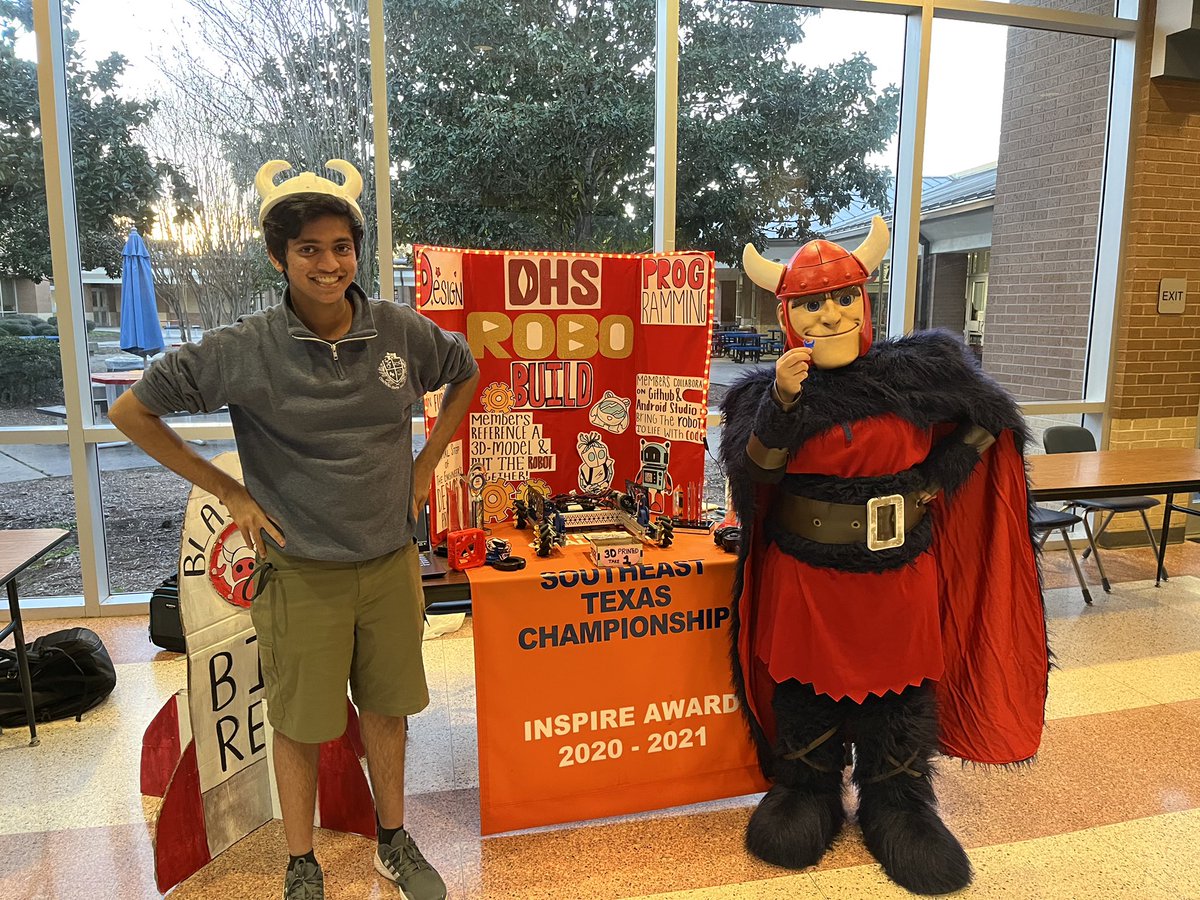 dulles_robotics's tweet photo. Recap (Part 1): 
Before competition season, we participated in lots of outreach activities… ⭐️⭐️⭐️ https://t.co/n96YQgDpyU