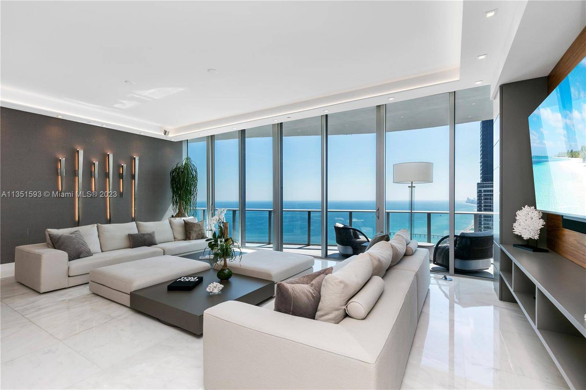 VaneauMiami's tweet photo. Own a truly luxurious home in one of Miami's most sought-after buildings https://t.co/tm6DN1lKZx

#vaneau #luxuryrealestate #immobiliermiami https://t.co/20342rrR4X