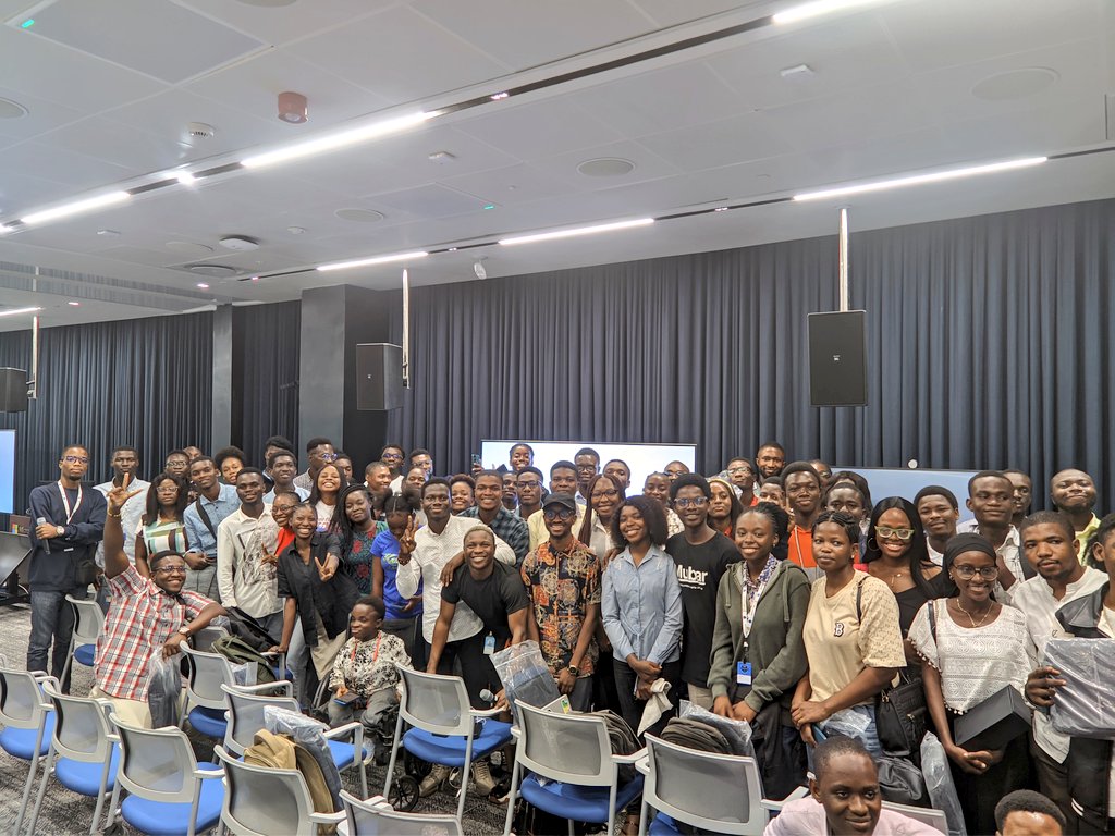 iam_odion_'s tweet photo. I had such an amazing experience attending the Microsoft Student Summit Lagos watch party at the Microsoft ADC.๐
#StudentSummit #SSLagWatchParty #MSFTStudentSummit
PS: spot me in the third frame?๐ https://t.co/ONUks7qVx6