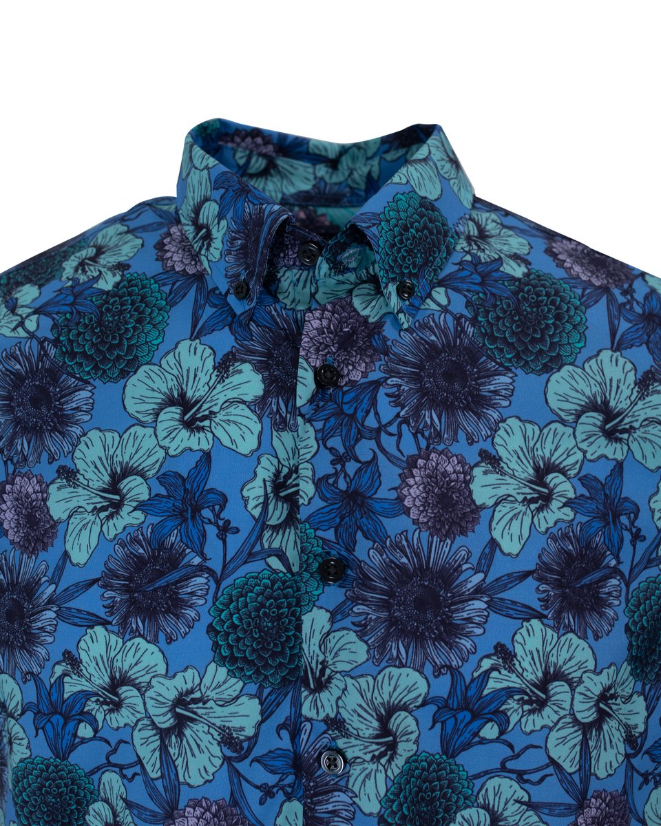 lordsofharlech's tweet photo. Florals for spring? Yes, please.
Shop our Tim Hibiscus Garden shirt
#lordsofharlech #springfashion #mensstyle #ootdmen #mensclothing #resortwear #travel https://t.co/zfOZgVwA0C