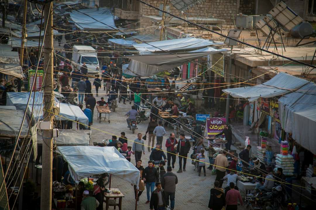 timtams83's tweet photo. The market of the city of #Atareb in the western countryside of #Aleppo during the month of #Ramadan
Atarib was bombed by Assad on the first night of breaking fast in the month of Ramadan https://t.co/LP9QqdgwzZ