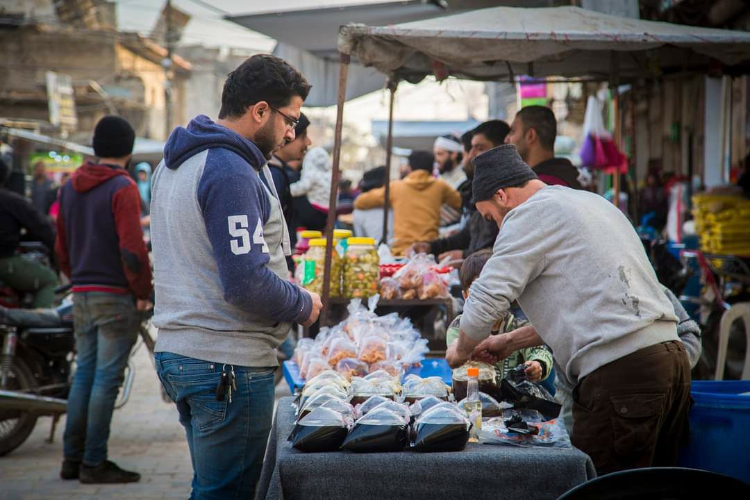 timtams83's tweet photo. The market of the city of #Atareb in the western countryside of #Aleppo during the month of #Ramadan
Atarib was bombed by Assad on the first night of breaking fast in the month of Ramadan https://t.co/LP9QqdgwzZ