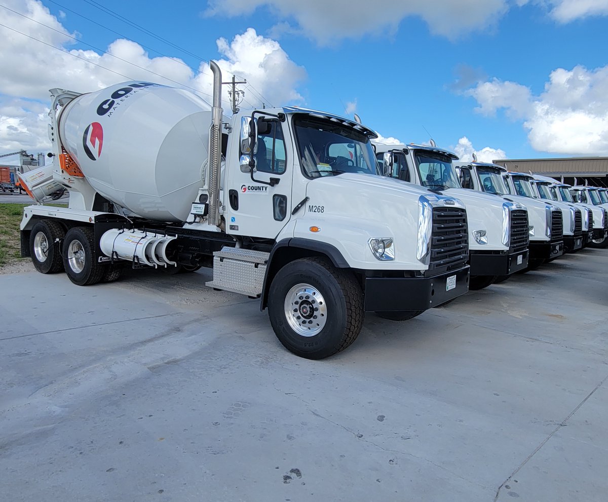 Tireboss's tweet photo. Check out this brand new TIREBOSS® 2 system install for our friends over at @CountyMaterials
#NewInstall #TirePressureControl #Tireboss #CountyMaterials #CentralTireInflation #TPC #CTI #ReadyMix #ConcreteTruck #ConstructionTech #CementTruck #CementTruckDriver https://t.co/SvTqx3vIGV
