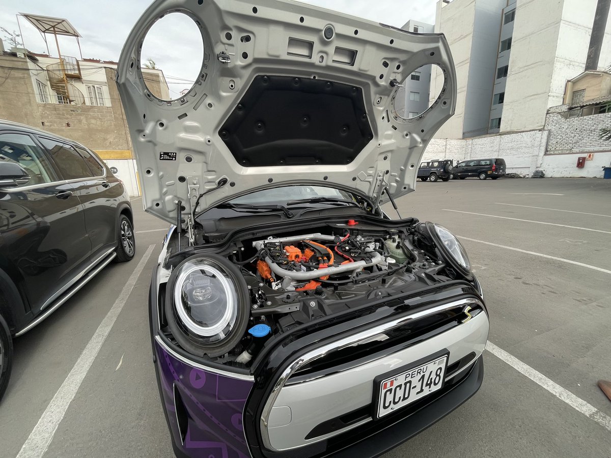 HBarentzen's tweet photo. Hoy conocimos esta Mini Cooper 100% eléctrica ⚡️⚡️⚡️ https://t.co/8GrGrU0QSy