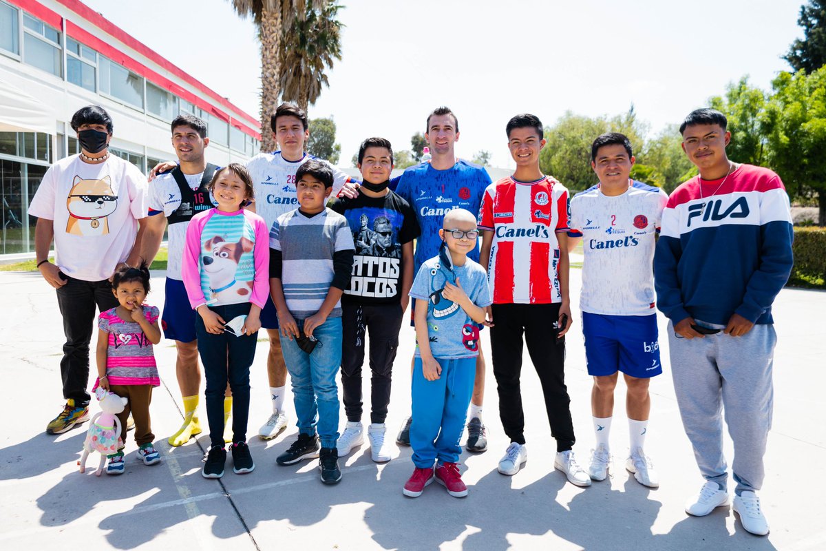 AtletideSanLuis's tweet photo. Como parte de nuestro compromiso Atleti, pacientes de @amancslp visitaron nuestras instalaciones de la Ciudad Deportiva La Presa.
Todos los detalles ➡️ https://t.co/656jUpTHxX
#ConAlmaPotosina #CompromisoAtleti https://t.co/laUHmcNLZu