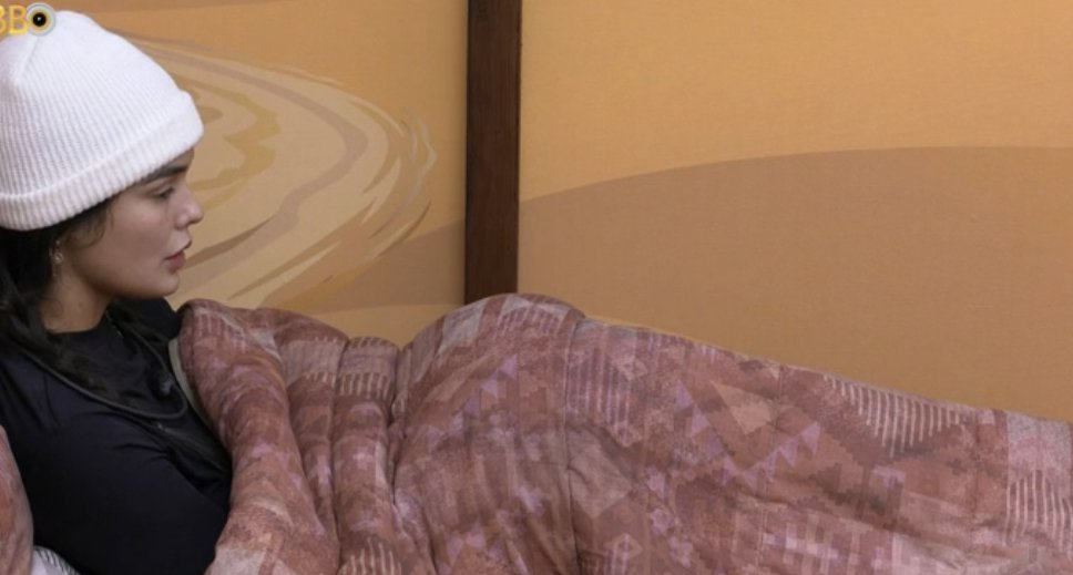 QGeReality's tweet photo. Larissa falando para a Bruna perguntar para a Domitila quem falou mal da profissão dela, se foi a Domi ou a Key. #BBB23 https://t.co/DOLo8x4Xjh