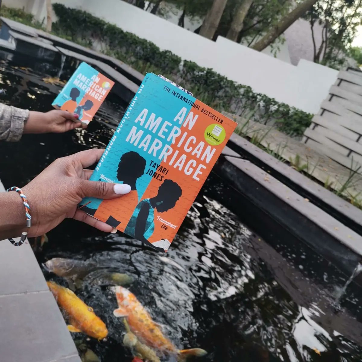BookishMamzo tweet media