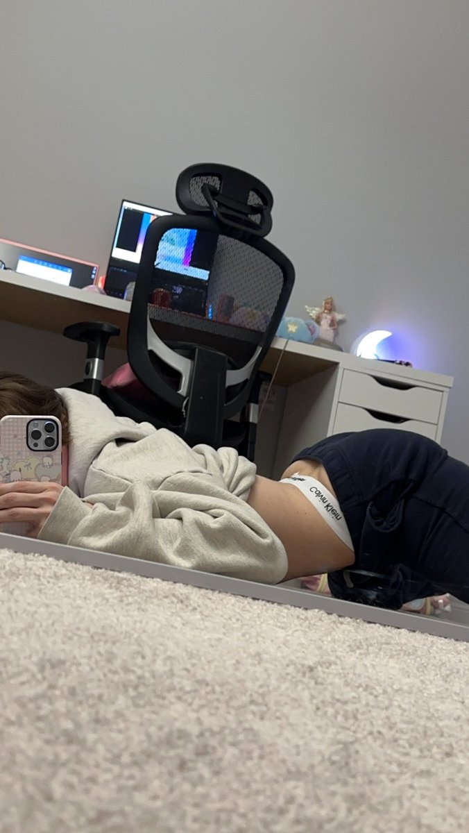 kiwicoffesoda on Twitter: RT @femboyblush: my ass is so small now, i ...