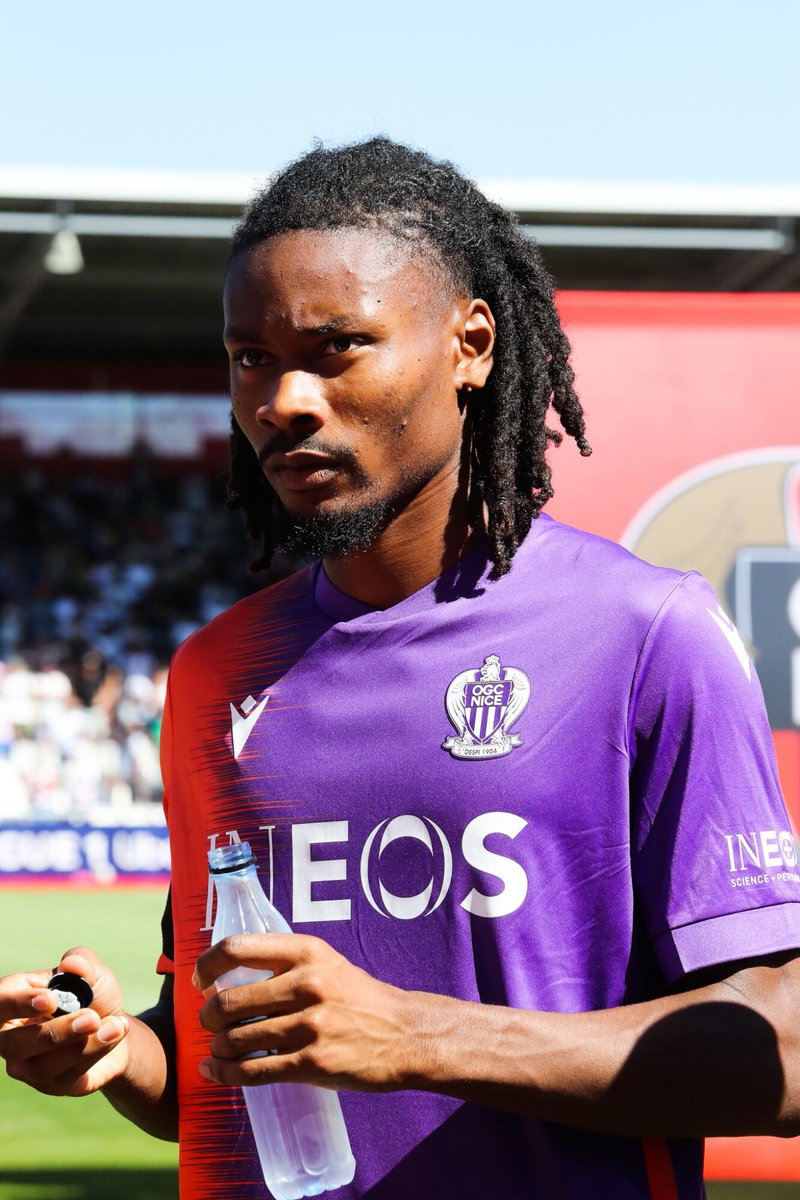 Retour aux affaires. 🦅❤🖤