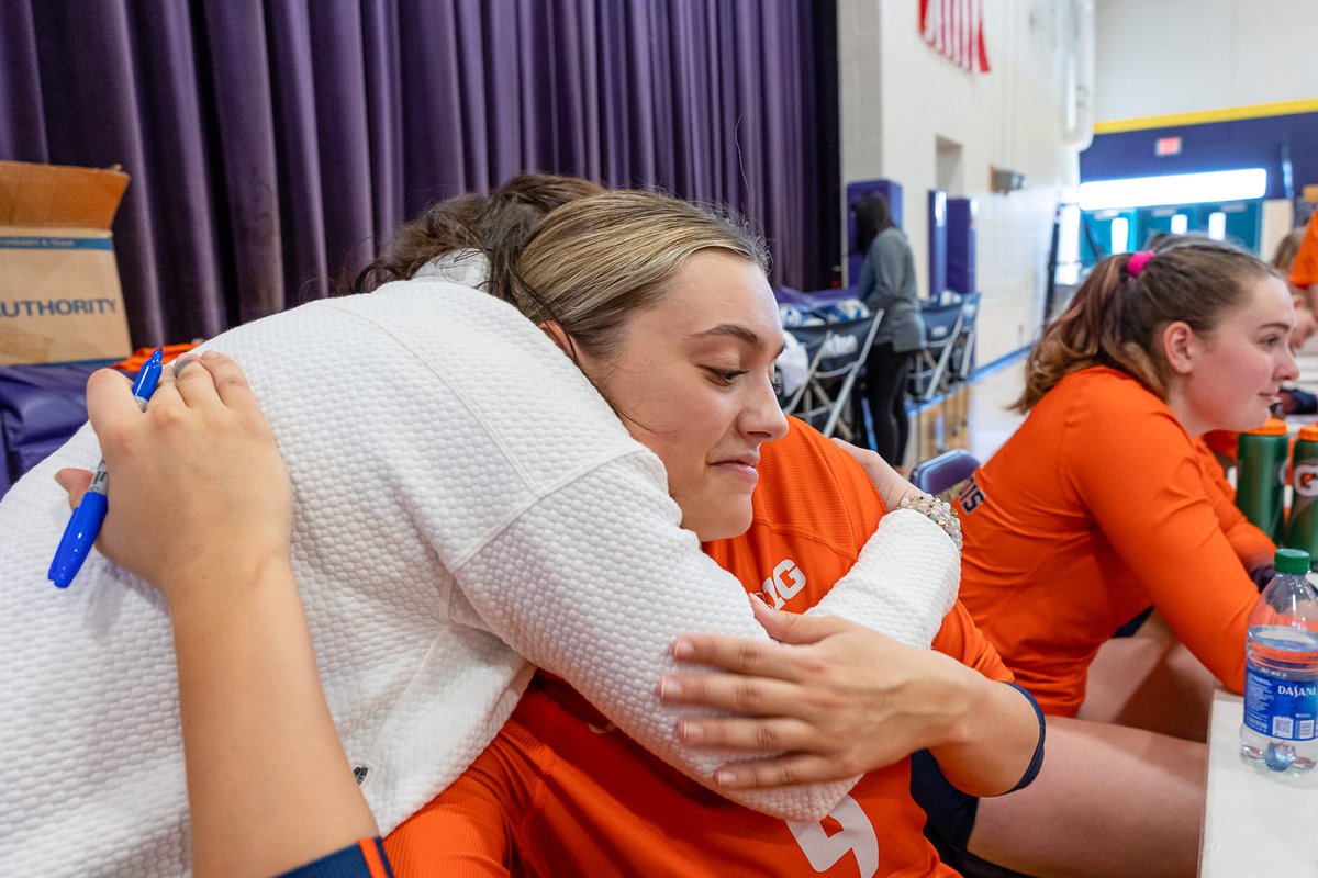 IlliniVBall's tweet photo. Thank you to everyone who came to Valmeyer High School this weekend to support us!

#Illini | #HTTO https://t.co/J9Z1KtFWwO