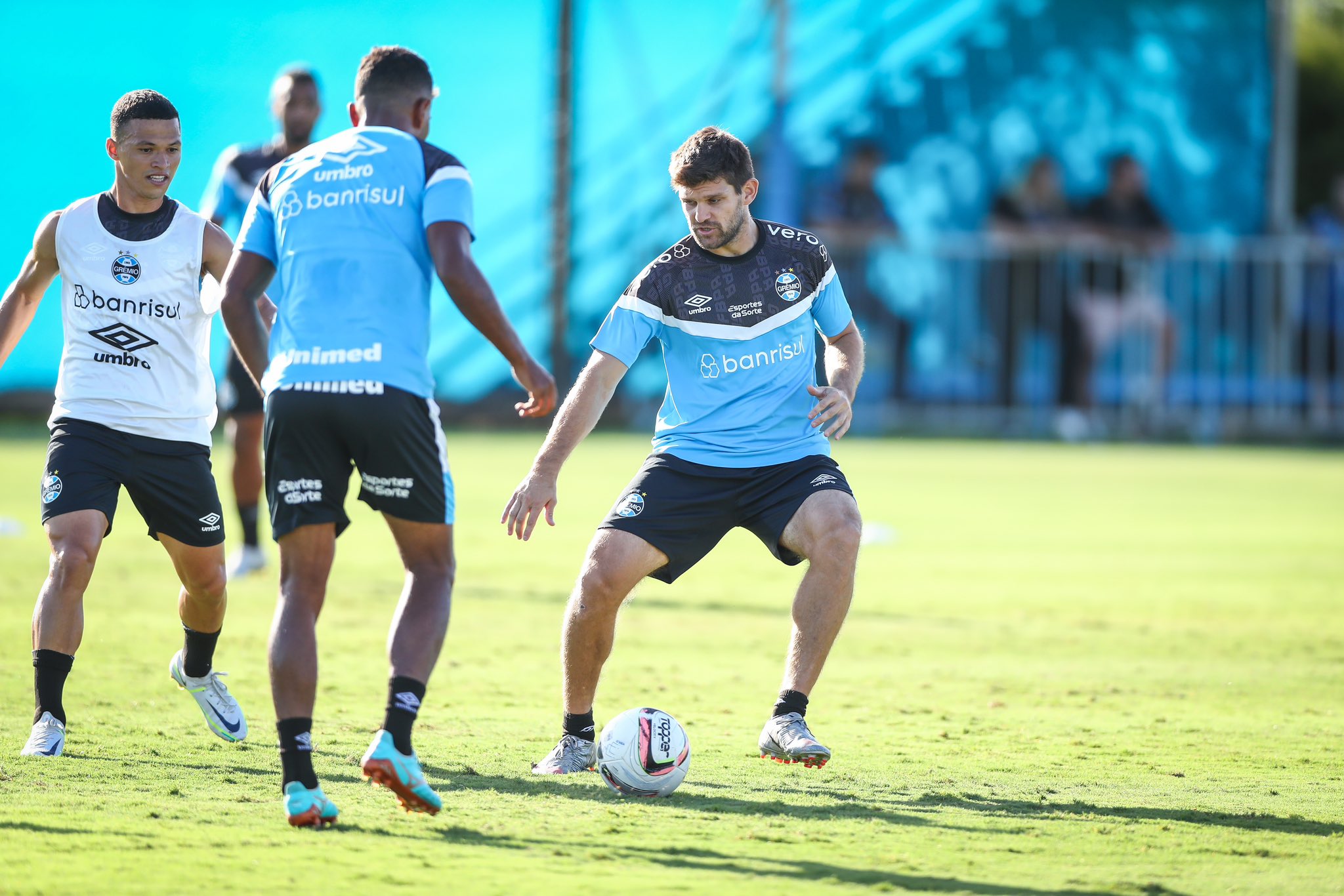 Treino do Grêmio: Kannemann tem desgaste físico, mas Cristaldo participa de trabalho
