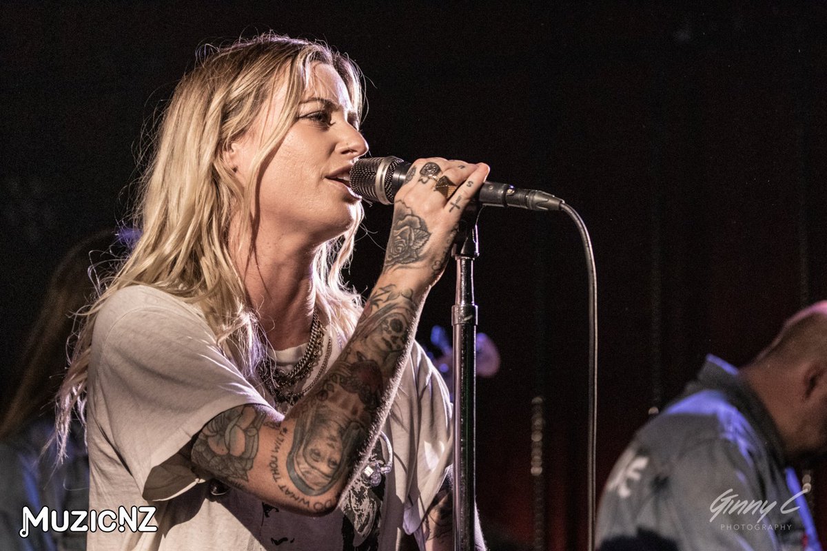 Gin Wigmore tweet media