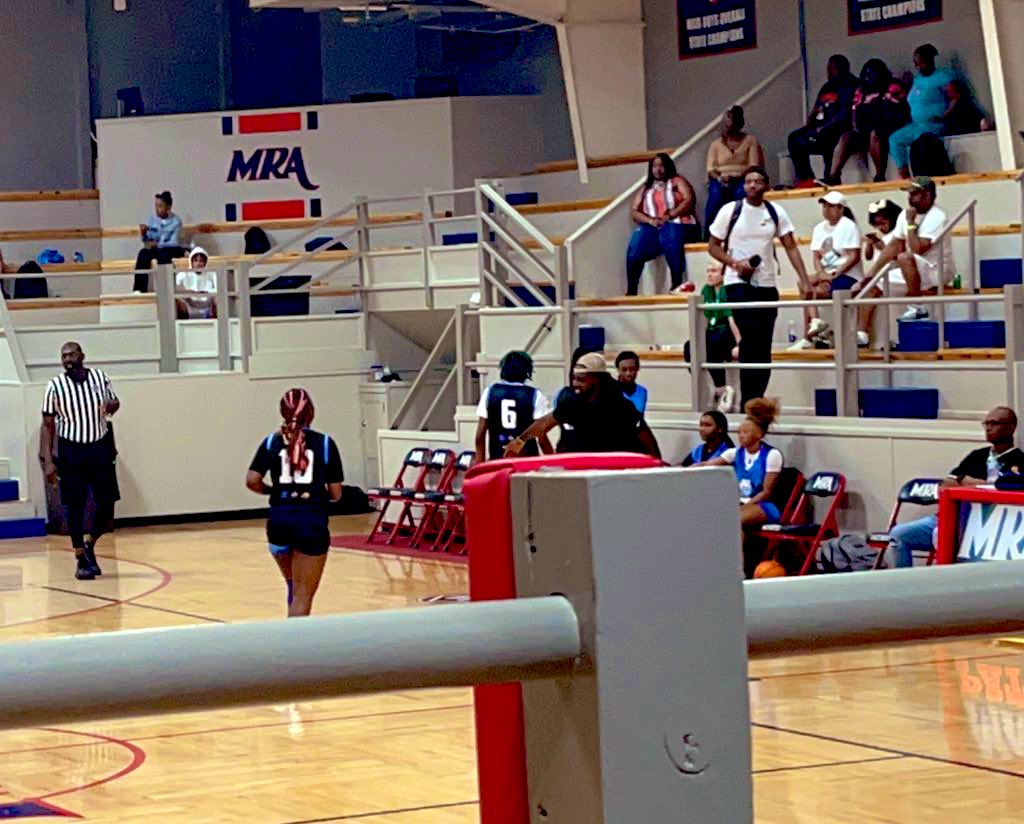 davis_naima's tweet photo. Invited to the Talkin Hoops Showcase and enjoyed myself!! Saw places in my game that I can improve. Thank you Coach Ev for the opportunity @evgeeker https://t.co/UzqxWVuzJq