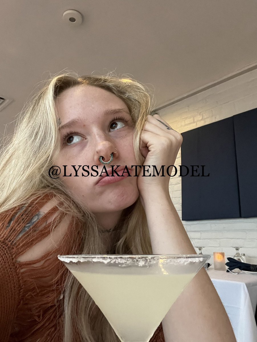 lyssakatemodel's tweet photo. Fuck With Me Loser. 😛🫶

💸💸To Get My Attention//B U Y  C O N T E N T..⬇️⬇️

💰C A S H A P P - @ $ ALYSSA4150
💰V E N M O - @ ALYSSA4150 https://t.co/j5O6eBM4Fz