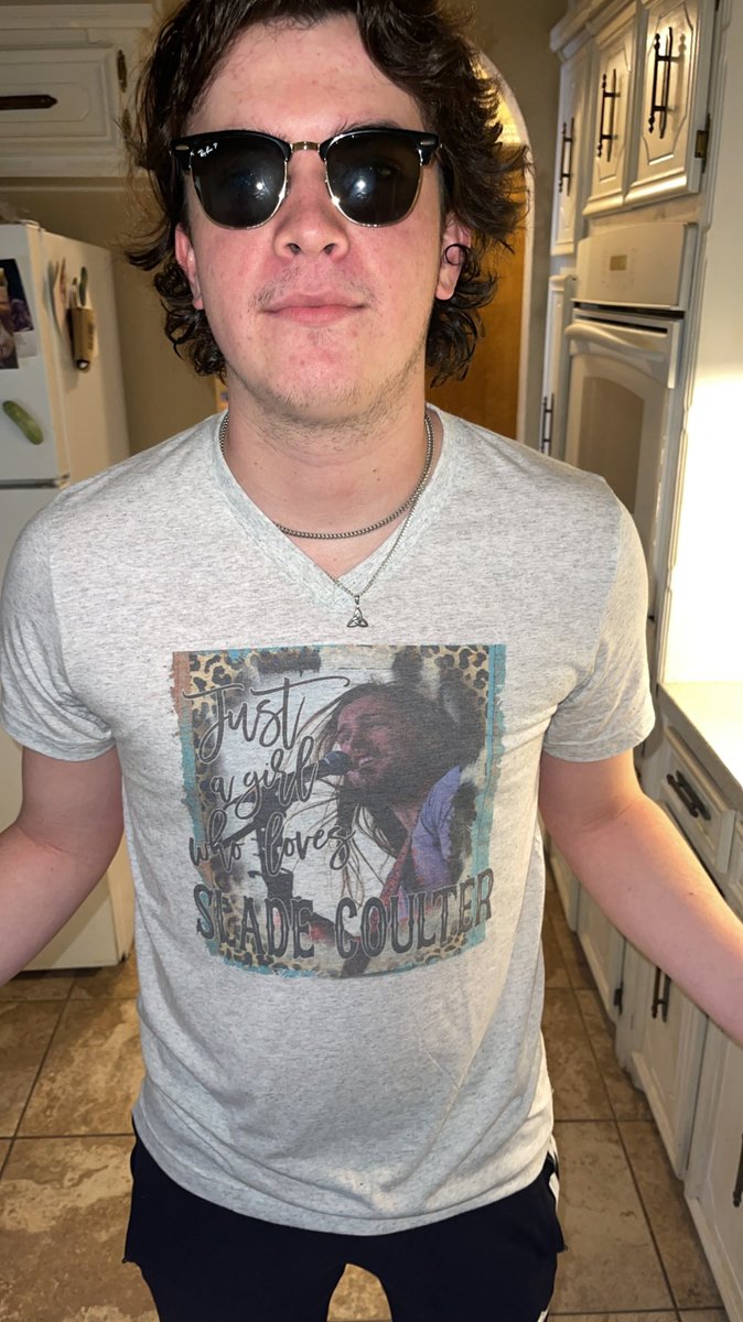 Retweet if we should make <a href="/crittenden_noah/">Critt</a> wear this at the merch booth