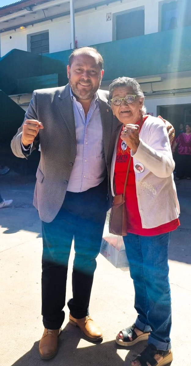 juanjo_castro's tweet photo. Gracias a su Director #AngelGatica por la invitación y a su equipo docente qué llevó adelante la clase abierta de testimonios junto a Iris Pereyra de Avellaneda y Norma Cozzi.➡�� https://t.co/UUyfA9koH0
