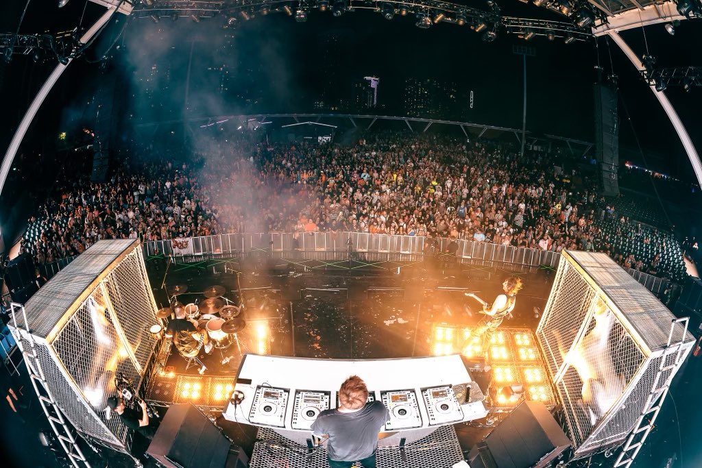 KayzoMusic's tweet photo. Who wants my ultra set ? https://t.co/pELAJR7MAY