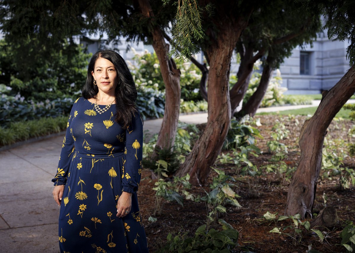 librarycongress's tweet image. National Poetry Month 2023 is almost upon us &amp;amp; we’re happy to report that U.S. Poet Laureate @adalimon will be the guest editor for the @POETSorg Poem-a-Day series during the month of April! go.loc.gov/gKXi50NtgRC