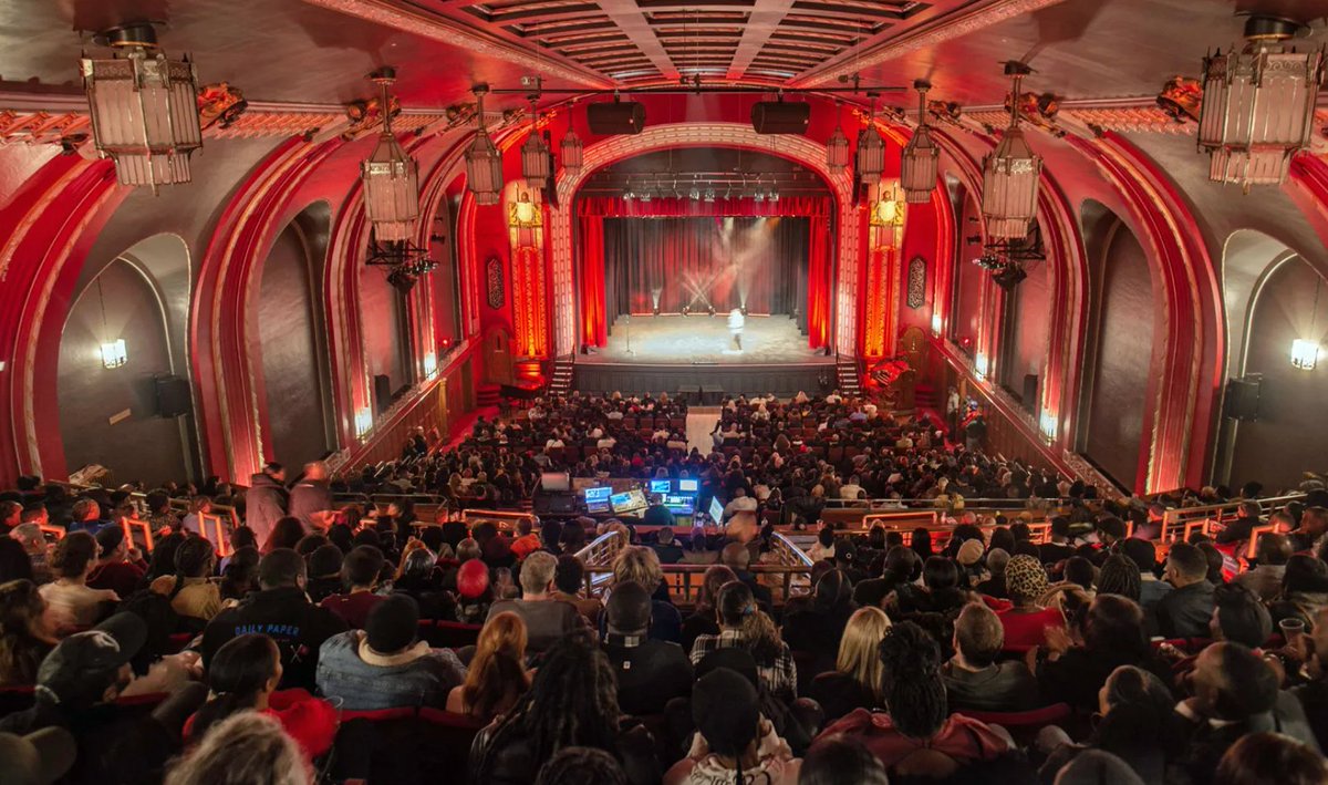 Happy #WorldTheatreDay! 🎭 
We have so much choice at our doortep: 
from the art deco @BroadwayCatford, to the beautiful @RivoliBallroom, the performances at the @BrocJackTheatre, the children shows  by @SponProdsTC & the productions of @stgsplayers.
Pls support them. #Lewisham