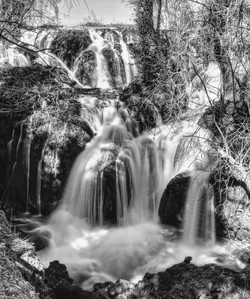 ajimenezlara's tweet photo. #ibdes #waterfall #silk #landscape https://t.co/l4BfeFnuMf https://t.co/Ib0ofvSrRW