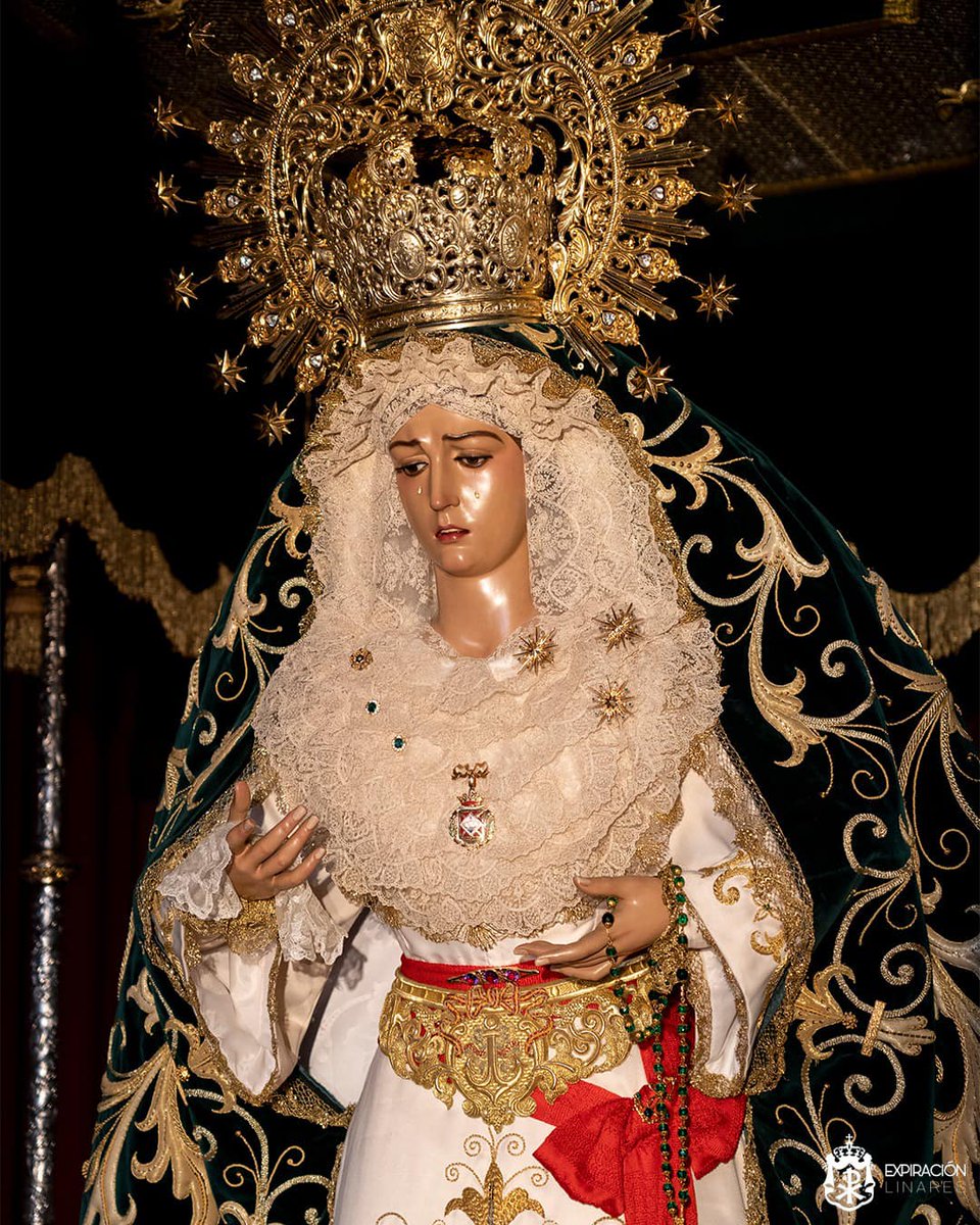 la_expiracion's tweet photo. ... fajín de Capitán del ejército de tierra datado de 1950; corona en plata de salida realizada con la última plata extraída en las minas de Linares y bañada en oro. Manto de salida bordado en oro y aplicación sobre terciopelo verde por el artista iliturgitano Pedro Palenciano. https://t.co/0jCxBwYWH3
