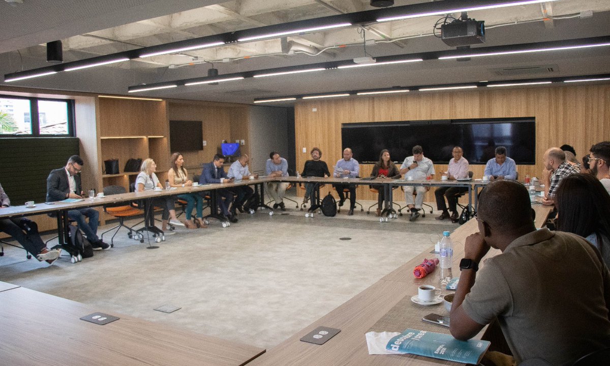 EAFIT's tweet photo. 🧬Este lunes inició la XII edición de la Conferencia Mundial de Periodismo Científico ✍️🏼🎙️#WCSJ23 organizada por @WCSJ23 que este año tiene como sede nuestro país. 🇨🇴 

🌳La conservación de los ecosistemas, el #CambioClimático 🌡️y la seguridad alimentaria 🍽️serán algunos de los temas a debatir. 

📆 Este lunes en #EAFIT recibimos a algunos periodistas científicos y vicerrectores de #CTeI de la #Alianza4U: @icesi, @CESA_edu y @UninorteCO para una jornada de trabajo y un recorrido por nuestro campus. 📍🌳🐿️